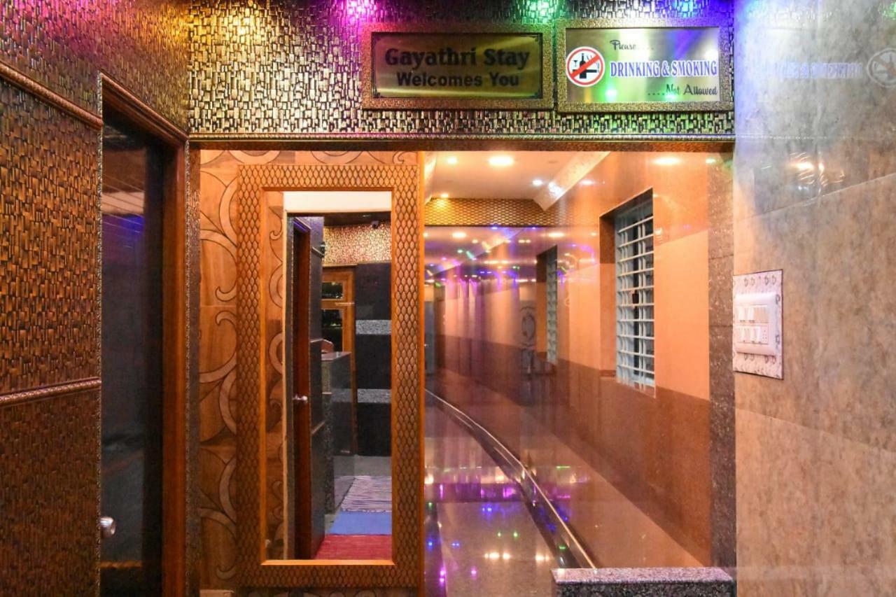 קנצ'יפוראם Gayathri Stay מראה חיצוני תמונה